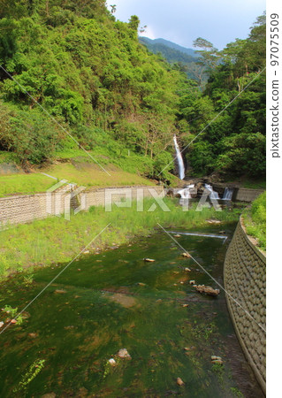 Liangshan Waterfall 97075509