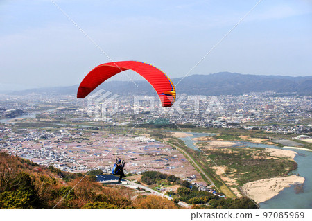 Fly from Kinokawa Flight Park to Kinokawa City, Wakayama Prefecture Fly from Kinokawa Flight Park to Kinokawa City, Wakayama Prefecture 97085969