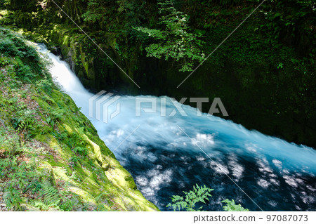Kikuchi Gorge 97087073