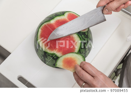 【中間主婦做切西瓜】 【中間主婦做切西瓜】 97089455