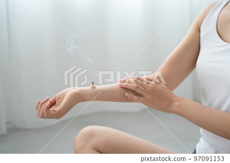 艾灸手腕 艾灸手腕 97091153