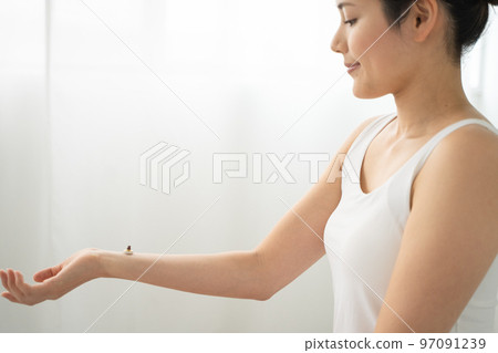 Moxibustion on the wrist 97091239