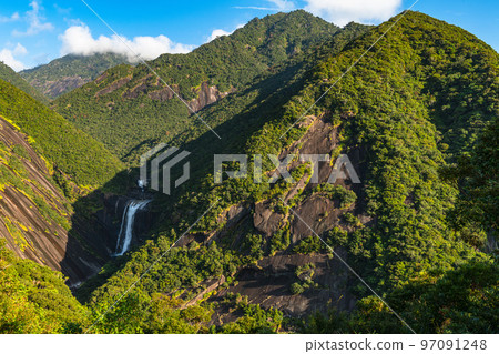 Yakushima National Park (Autumn): Huge granite mountains and Chihiro Falls 97091248