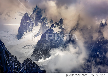 Mont Blanc massif idyllic alpine landscape countryside, Chamonix, French Alps 97091454