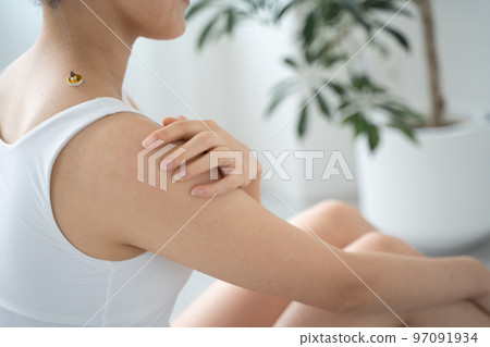 艾灸肩膀 97091934