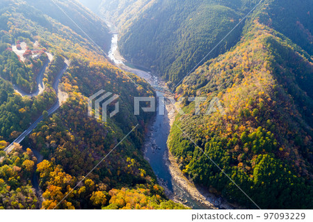 無人機攝影｜被晨霧包裹的保津峽奇景｜京都府京都市 97093229