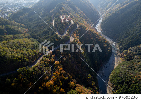 無人機攝影｜被晨霧包裹的保津峽奇景｜京都府京都市 97093230