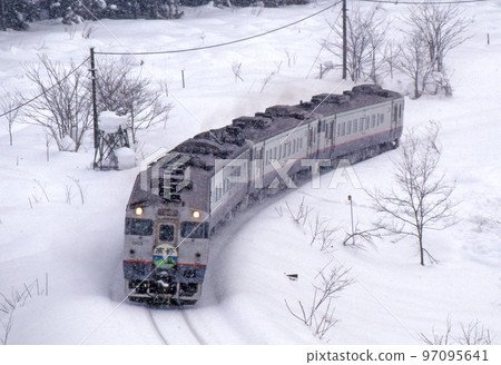 Soya Main Line Ranru-Shiokari JR Hokkaido Kiha 400-1303 + Kiha 182 (Naebo) Soya Soya Main Line Ranru-Shiokari JR Hokkaido Kiha 400-1303 + Kiha 182 (Naebo) Soya 97095641