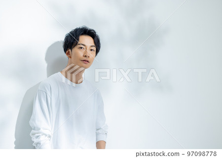 Man in white t-shirt 97098778