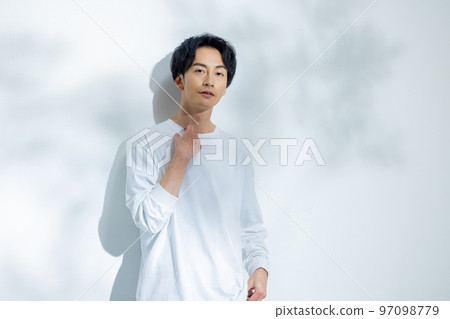 Man in white t-shirt 97098779