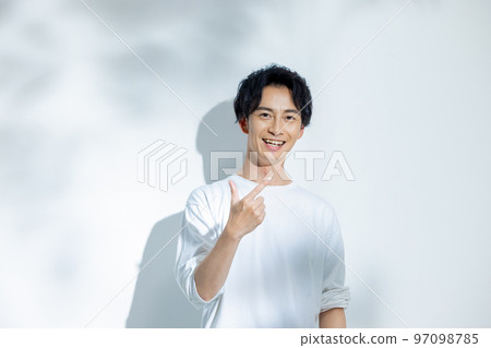 Man in white t-shirt 97098785