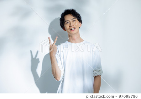 Man in white t-shirt 97098786