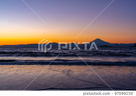 [神奈川縣]逗子海岸的夜景 97099250