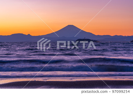 [神奈川縣]逗子海岸的夜景 97099254
