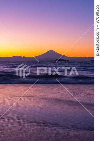 [Kanagawa Prefecture] Evening view from the Zushi coast 97099255