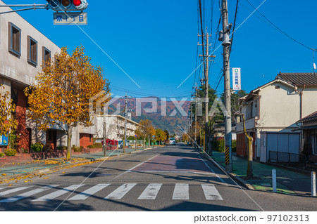 Strolling around Matsumoto City, Nagano Prefecture in autumn, near the prefecture 1-chome intersection 97102313