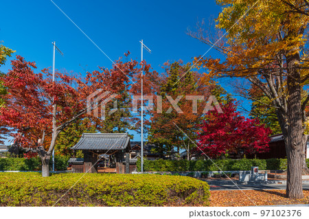 秋天漫步長野縣松本市,松本神社 秋天漫步長野縣松本市,松本神社 97102376