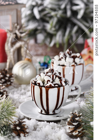 Cup of hot chocolate with marshmallows Cup of hot chocolate with marshmallows 97104888