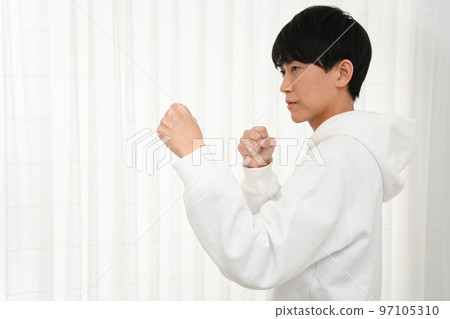 戰鬥姿勢男人 戰鬥姿勢男人 97105310