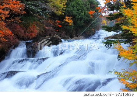 Ryuzu Falls surrounded by autumn leaves Ryuzu Falls surrounded by autumn leaves 97110659