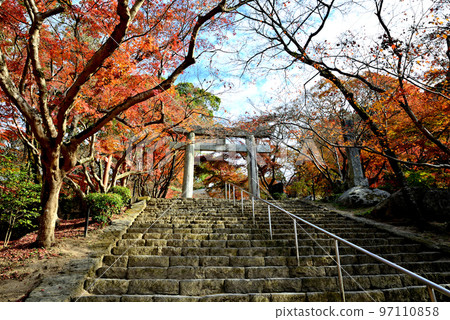 Kamado Shrine, a power spot in Dazaifu City 97110858