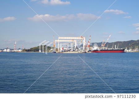 水島工業區造船廠一景 水島工業區造船廠一景 97111230