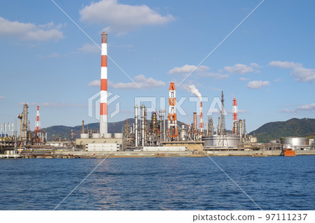 View of the oil complex in the Mizushima industrial area View of the oil complex in the Mizushima industrial area 97111237