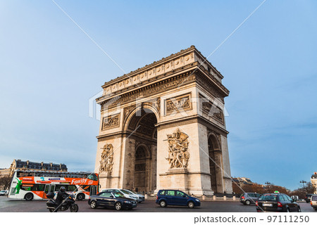 Paris Etoile Arc de Triomphe *partially soft focus Paris Etoile Arc de Triomphe *partially soft focus 97111250