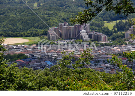 從雨盛山望向日瀨中央站 97112239