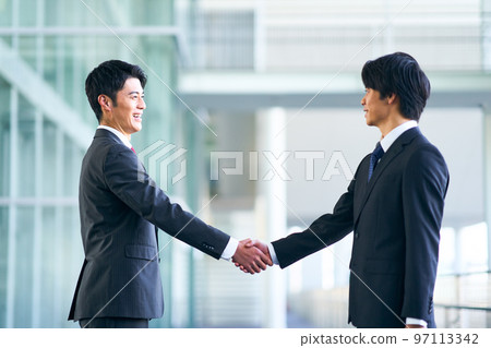 Business Young 97113342
