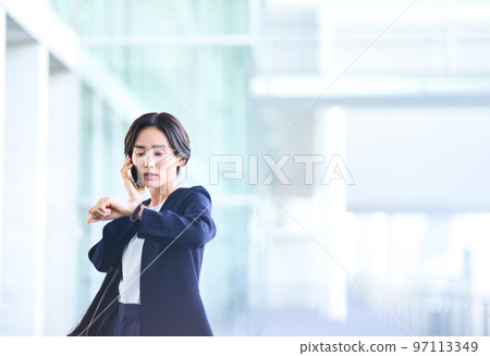 Business Young 97113349