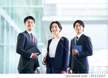 Business Young 97113357