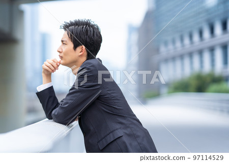 Worried businessman 97114529