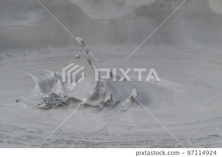 Earth art? "Hot spring water" 97114924