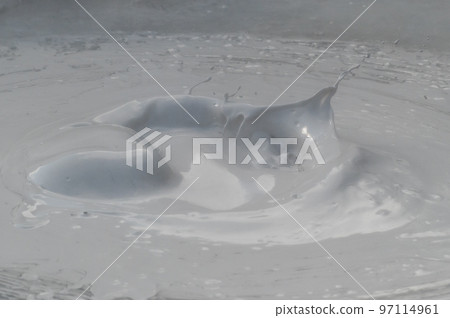 大地藝術？ 「溫泉水」 97114961