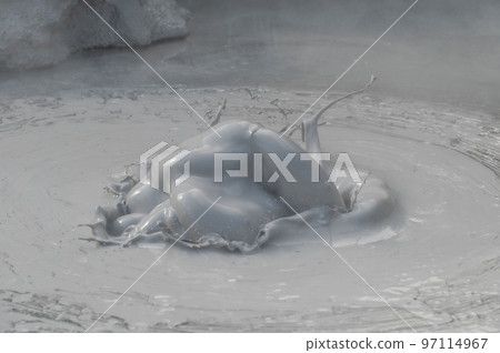 Earth art? "Hot spring water" 97114967