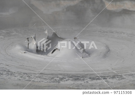 Earth art? "Hot spring water" 97115308