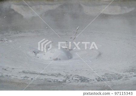 大地藝術? 「溫泉水」 大地藝術? 「溫泉水」 97115343