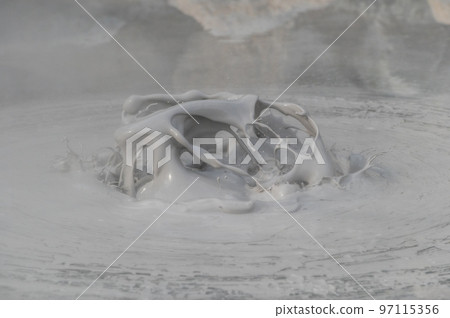 大地藝術？ 「溫泉水」 97115356