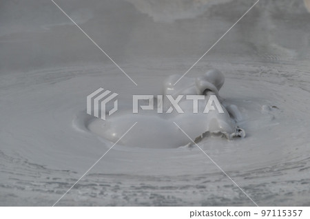 大地藝術？ 「溫泉水」 97115357