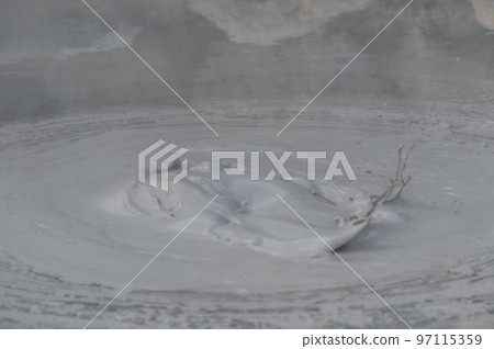 大地藝術？ 「溫泉水」 97115359