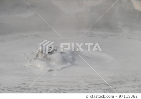 大地藝術？ 「溫泉水」 97115362