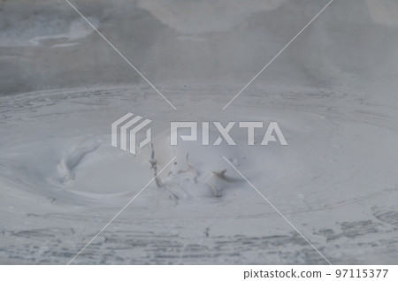 Earth art? "Hot spring water" Earth art? "Hot spring water" 97115377