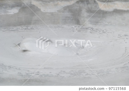 大地藝術? 「溫泉水」 大地藝術? 「溫泉水」 97115568