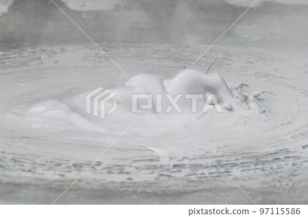 大地藝術? 「溫泉水」 大地藝術? 「溫泉水」 97115586