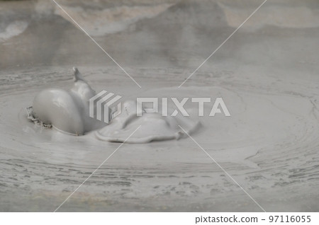 Earth art? "Hot spring water" Earth art? "Hot spring water" 97116055