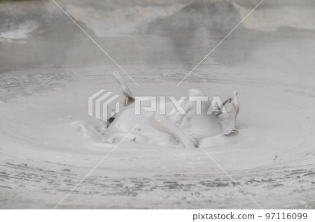 大地藝術? 「溫泉水」 大地藝術? 「溫泉水」 97116099