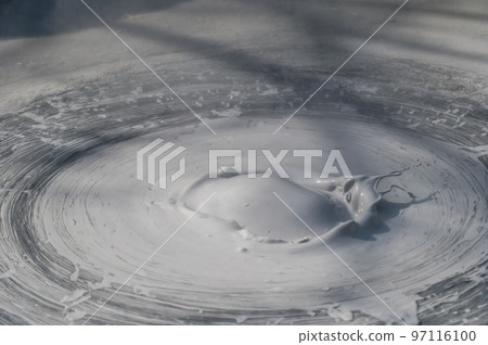 大地藝術？ 「溫泉水」 97116100