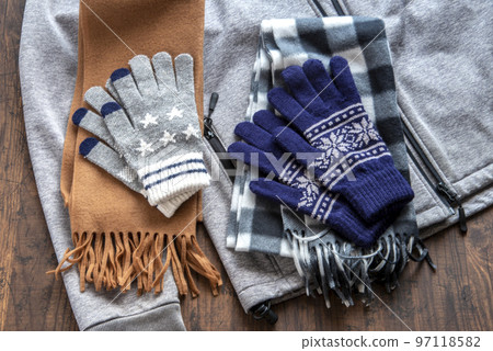 冬天的衣服寒冷的天氣裝備 97118582