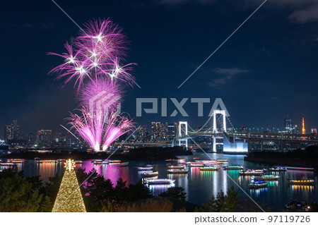 Odaiba Rainbow Fireworks 2022 97119726